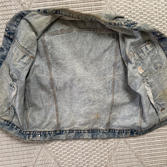 Levi's Distressed Blue Denim Jacket - Picture 7 of 9